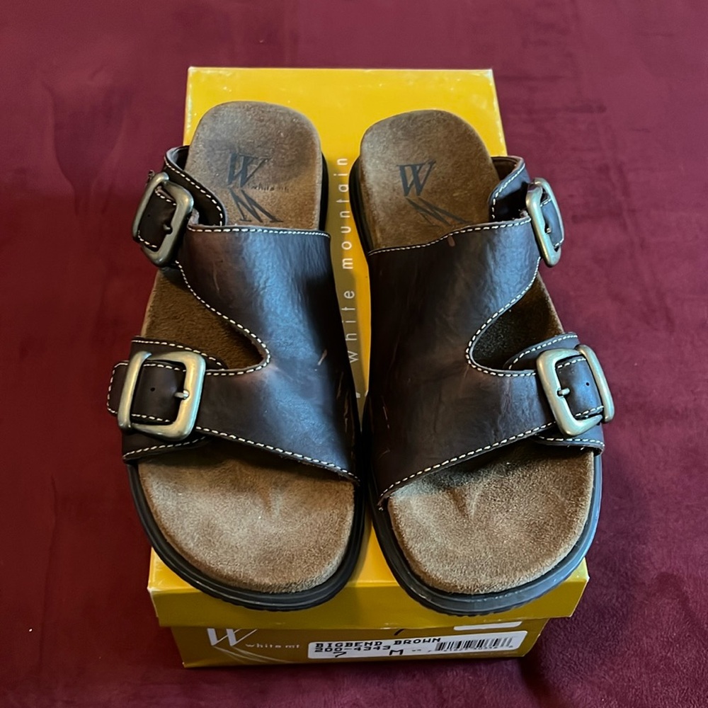 New (with tags removed but in box) White Mountain Brown Leather sandals (size7M)